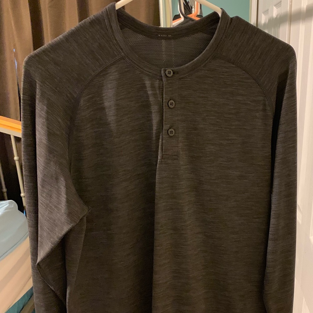 Metal Vent tech medium long sleeve henley